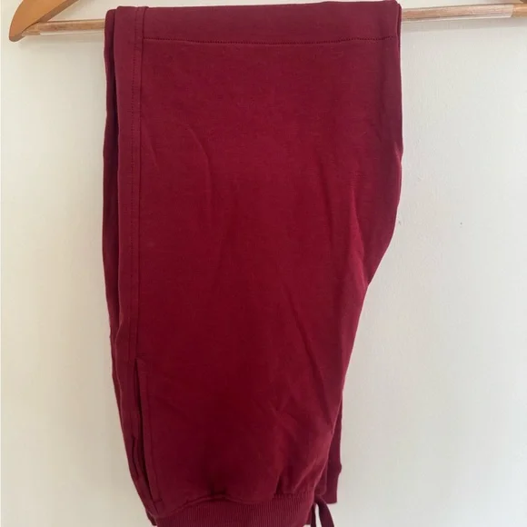 Quince Kids size 12 Sweatpants in Burgundy NWOT - Picture 3 of 3